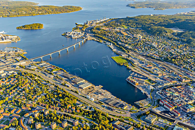 aerial photo, aerial photo, aerial photos, aerial photos, autumn, drone aerial, drnarfoto, Medelpad, stder, Sundsvall, Sundsvallsbron, Sundsvallsfjrden, Tjuvholmen