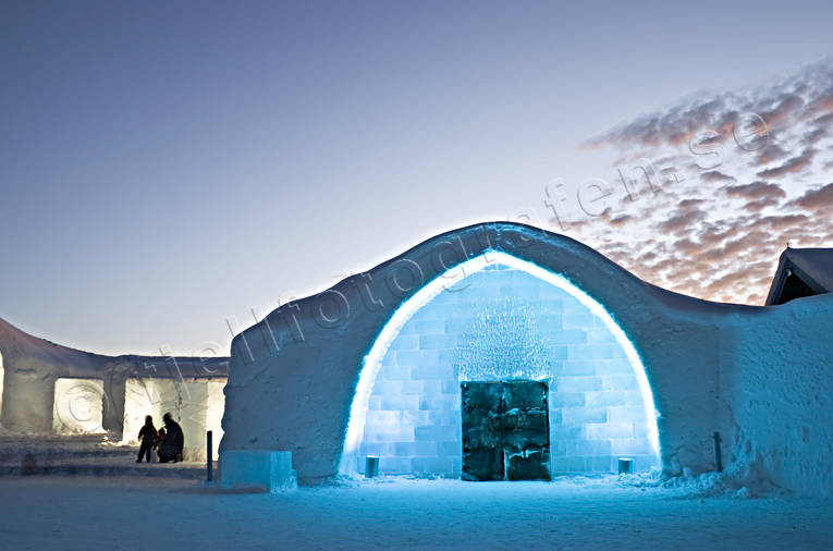 door, entrance, hotell, ice-art, installations, ishotellet, isvgg, Jukkasjarvi, Lapland, mid-winter, polar night, winter