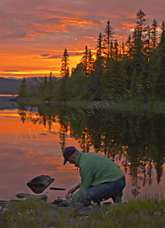 angling, angling, evening, fish cleaning, fishing, flyfishing, Leaf lake, mountain forest, mountain lake, peaceful, red, red, rensa fisk, rd himmel, sky, sunset, woodland