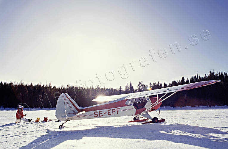 aeroplane, aviation, communications, fishing, fly, ice fishing, ski flight, Super Cub, winter flying