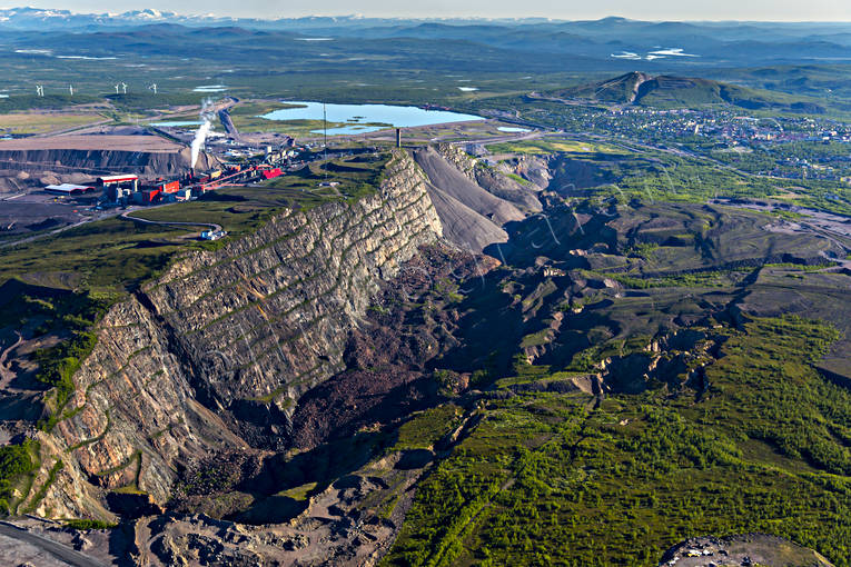 aerial photo, aerial photo, aerial photos, aerial photos, drone aerial, drnarfoto, jrnmalm, Kiruna, Kirunagruvan, Lapland, mine, stder, summer