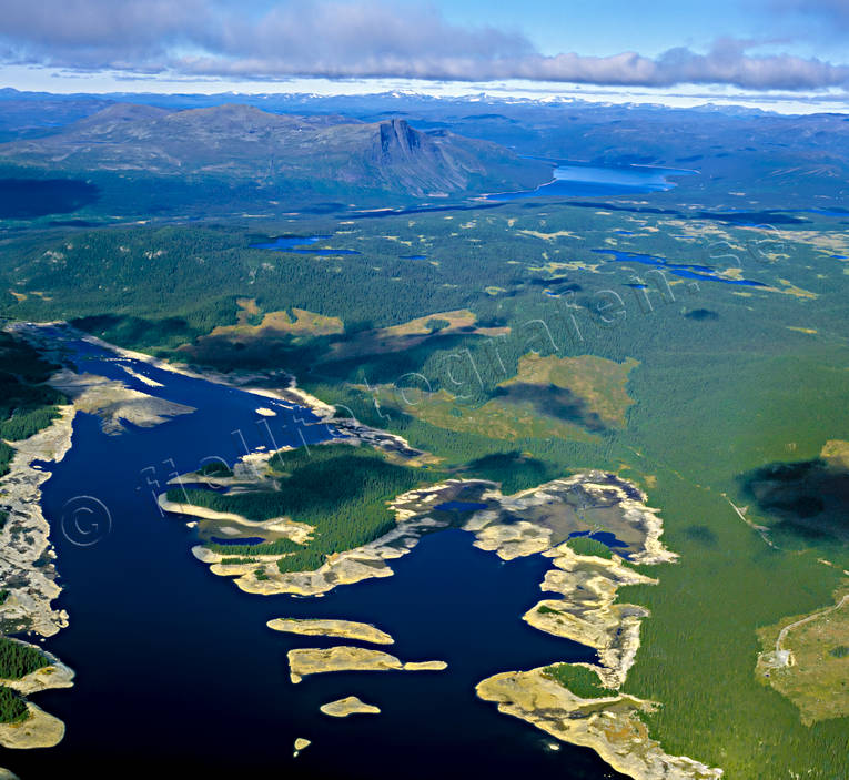aerial photo, aerial photo, aerial photos, aerial photos, beach, drone aerial, drnarfoto, electricity production, environment, environmental influence, hydropower, hydroelectric, landscapes, Lapland, mountain pictures, pollution, reglerad, shore, Stordabb lake, summer, uttorkad, vattenreglering, water chamber, water level