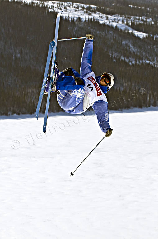 Are, competition, down-hill running, humps skiers, jump, mogul, Nobuyuki Niski, skier, skies, skiing, snow-spray, speed, sport, winter