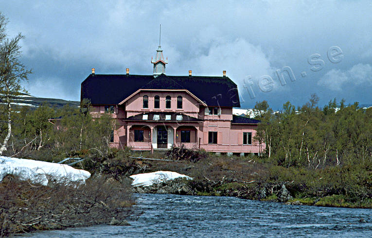 buildings, castle, hunting castle, hunting castle, Jamtland, pink, reindeer lake, rensjosatern