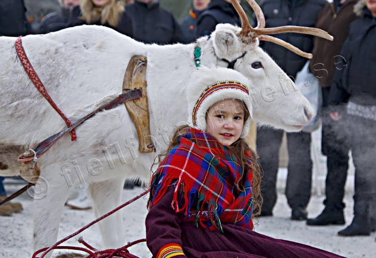 ackja, children, culture, girl, Jokkmokk, Jokkmokks Marknad, market, reindeer sleigh, renrajd, saami girl, saami outfit, saami person, samhllen, sami culture, sledge, vintermarknad