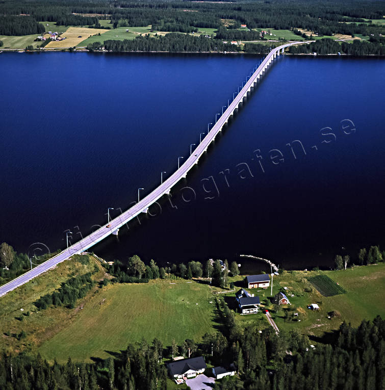 aerial photo, aerial photo, aerial photos, aerial photos, bridge, bridges, drone aerial, drnarfoto, Great Lake, Jamtland, landscapes, Oviken, sannsundet, Sannsundsbron, summer
