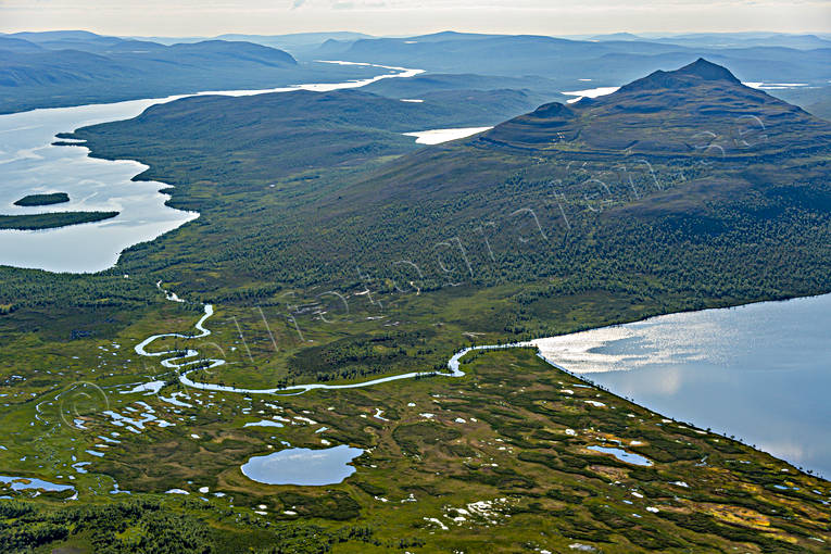 aerial photo, aerial photo, aerial photos, aerial photos, drone aerial, drnarbild, drnarfoto, Harrejavri, Kaitumjaure, landscapes, Lapland, naturreservat, Sirccamvarri, Sjaunja, summer