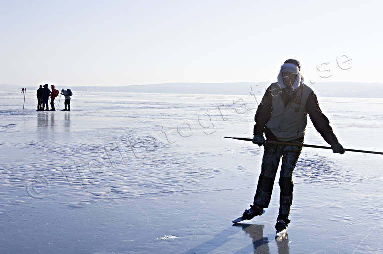 exercise, Great Lake, ice pick, ices, long-distance skating, long-distance trip, natural ice, skate, skater, skating, skating-ice, wild-life, winter, ventyr