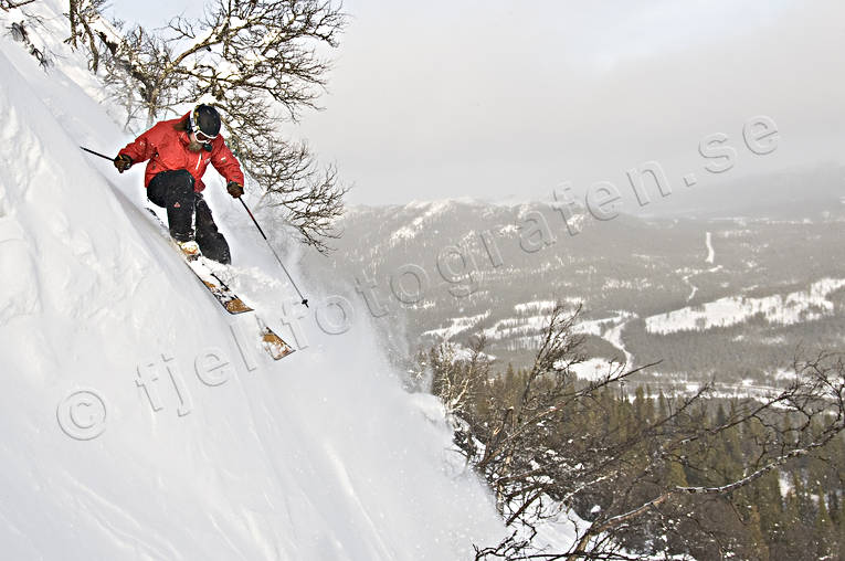 down-hill running, Funasdalen, Funasdalsberget, kalle karlgren, off pist, offpist, playtime, skier, skies, skiing, snow-spray, sport, winter