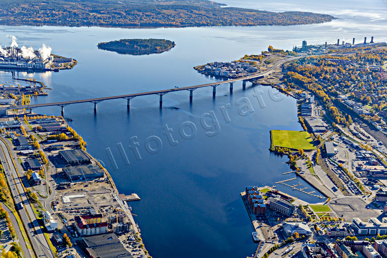 aerial photo, aerial photo, aerial photos, aerial photos, autumn, bridge, drone aerial, drnarfoto, Medelpad, stder, Sundsvall, Sundsvallsbron, Sundsvallsfjrden