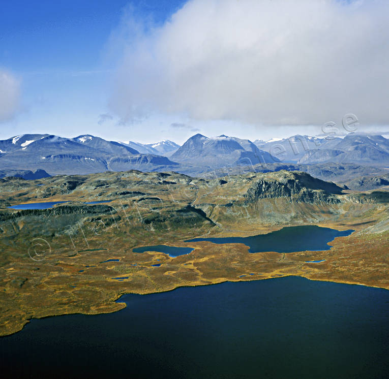 aerial photo, aerial photo, aerial photos, aerial photos, autumn, drone aerial, drnarfoto, landscapes, Lapland, Livancohkka, mountain, Nikkaluokta, Tjuoltajaure