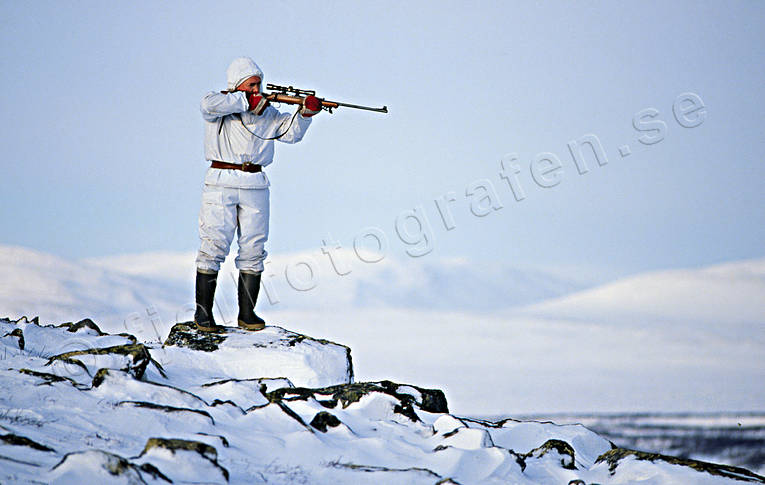 aim, hunting, mountain, snowsuit, vinterjakt ripa, vinterripa, white grouse hunt, white grouse hunter, winter